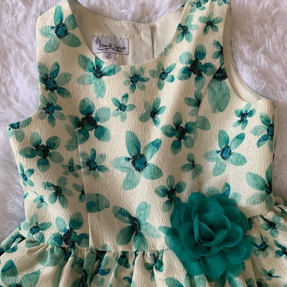 Pippa and Julie Little Girls Green Flower Dress. - Picture 2 of 4